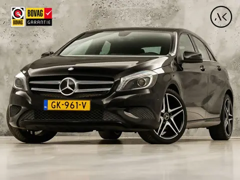 Mercedes-Benz A-Klasse 180 AMG Sport Automaat (NAVIGATIE, LEDER, STOELVERWARMING, SPORTSTOELEN, ZWAR