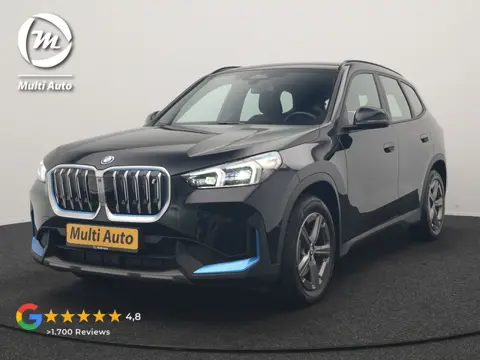 BMW iX1 xDrive30 67 kWh 313pk Dealer O.H. | Trekhaak Af Fabriek | Camera | Adaptief M Onderstel | Vo