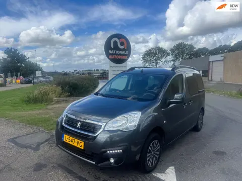 Peugeot Partner Tepee 2017 * 1.2 PureTech Active * MPV * APK *
