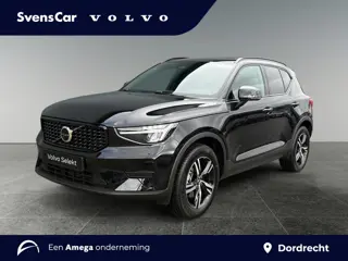 Volvo XC40 2.0 B4 Plus Dark | Panoramadak | Trekhaak | Verwarmbare voorruit | Stoelverwarming |
