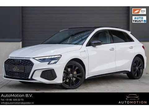 Audi A3 Sportback 40TFSIe Sline Pano Camera Maxton Keyless Stoelverwarming