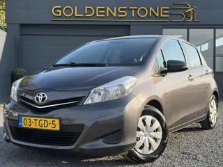 Toyota Yaris 1.0 VVT-i Aspiration ✓1e Eigenaar✓Camera✓Trekhaak✓Airco✓5 Deurs✓N.A.P✓Weinig Km✓Zeer Zu