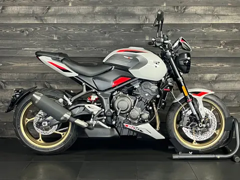 Triumph TRIDENT 800 - 54580623