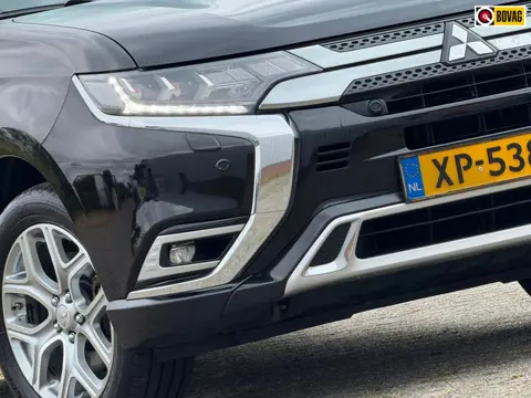 Mitsubishi Outlander 2.4 PHEV Intense Plus - Black Pearl - Schuif/kantel dak - Leder