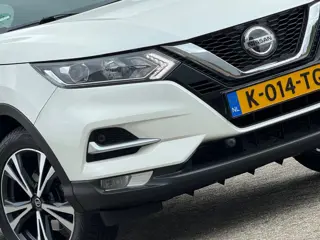 Nissan Qashqai 1.3 DIG-T N-Connecta 160pk Automaat - Pearl White metallic - Panorama/Camera/Carplay