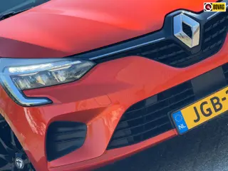 Renault Clio 1.6 E-Tech Hybrid 140 Intens - Valencia Orange - Carplay/Cruise - Topstaat