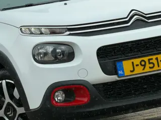 Citroen C3 1.2 PureTech S&S Shine 110pk Automaat - Bancuise/Rouge Ardent - Carplay/Camera/Clima