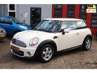Mini 3-Deurs 1.6 Cooper Pepper, AIRCO, HARMAN KARDON.
