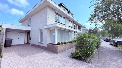 Woning aan de Catharina van Renneslaan te Amstelveen