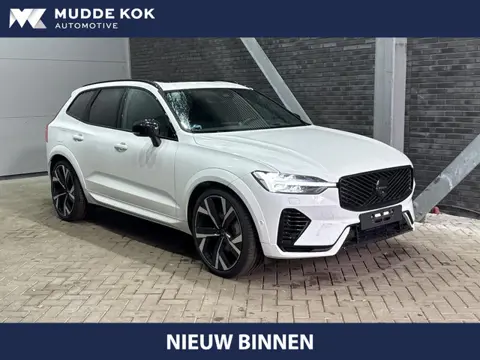 Volvo XC60 T6 Ultra Black Edition | 22 Inch | Luchtvering | Bowers & Wilkins | 360° Camera | Stoelve
