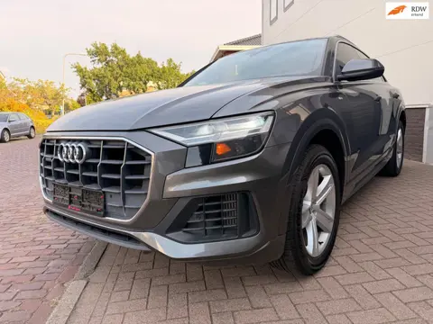 Audi Q8 55 TFSI S Line/340 pk/Panoramadak/Navi/Trekhaak/Leder