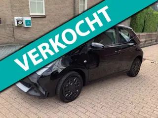 Toyota Aygo 1.0 VVT-i x-play zeer mooi