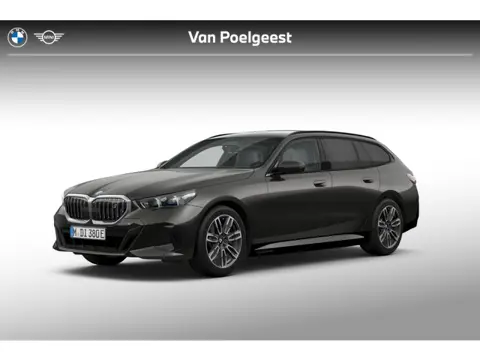BMW i5 Touring xDrive40 M-Sport 20 Inch / Pano dak / Stoel Verwarming Voor + Achter / Stuurverwarmin