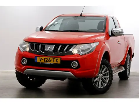 Mitsubishi L200 2.4 DI-D 180pk Club Cab Intense 4x4 High/Low Gearing + Diff. Lock 12-2018