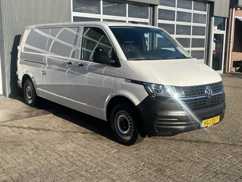 Volkswagen Transporter 2.0 TDI L2H1 Sortimo Kastinrichting Trekhaak 2200kg trekgewicht Airco Cruise 