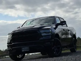 Dodge Ram 1500 LARAMIE NIGHT 5.7L V8, LAGE BIJTELLING, PANO, BLIS, H&K, ACC, 360, LUCHTV, LPG, BOMVO