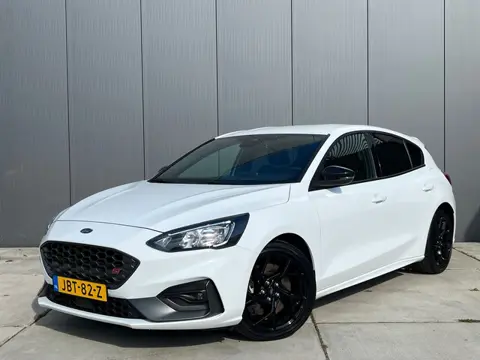 Ford Focus 2.3 EcoBoost ST-3 / Carplay / Winterpakket / Recaro