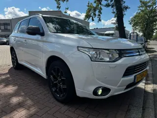 Mitsubishi Outlander 2.0 PHEV Instyle 4x4 Automaat Airco/ECC,Navi,Camera,Leder Zeer Nette Auto
