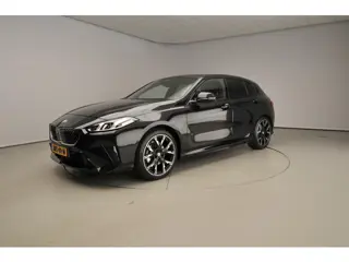 BMW 1 Serie 5-deurs 120 | M-Sportpakket | LED | Navigatie | Sportstoelen | Stoelverwarming | DAB | A