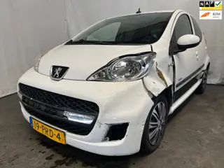 Peugeot 107 1.0-12V Millesim 200 - Front Schade