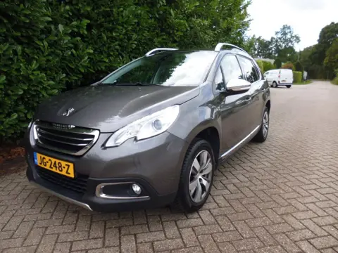 PEUGEOT 2008 1.2 110 pk PureTech Allure VOLAUTOMAAT CRUISE PANO NAVI PDC ESP ECC