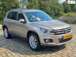Volkswagen Tiguan 1.4 TSI Sport&Style R-line Edition 1e eigenaar dealer onderhouden navigatie parkee