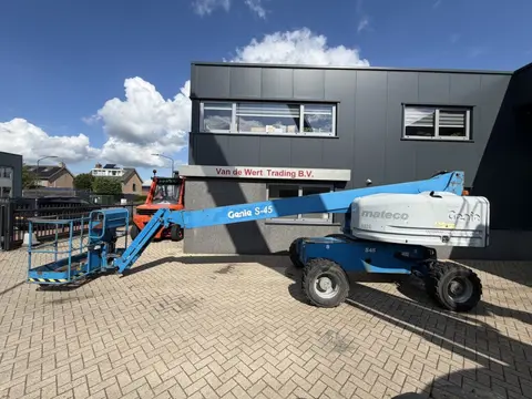 GENIE S-45 Telescoop hoogwerker / boomlift  4x4 DEUTZ DIESEL 5532uur 15,7M Werkhoogte 2014