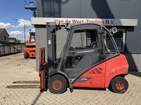 Linde H30D-02 Triplo 480 Freelift / Sideshift / 4e vorkenspreider VW Diesel 2013 17.150 uur DIESEL