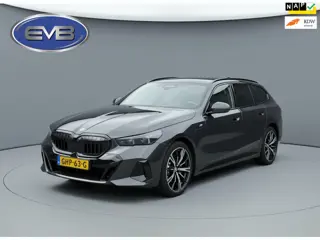 BMW 5-serie Touring 530e, M sport PRO, ALLE OPTIES, panoramadak, electr bedienbare trekhaak,b&w, nie