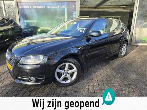 Audi A3 Sportback 1.6 Attraction | NIEUWE APK | AUTOMAAT | 12MND GARANTIE | AIRCO | LEDER |