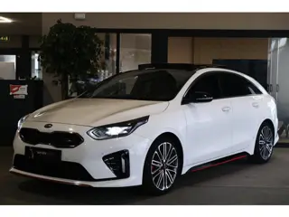 Kia ProCeed 1.6 T-GDI 204pk GT-Line Aut Pano Navi Cam