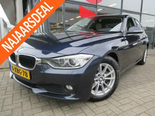 BMW 3-serie 316i Executive | AUTOMAAT | VIERSEIZOENEN BANDEN | LEDER | NAVIGATIE |