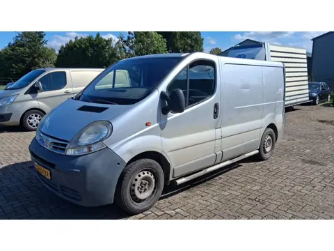 Nissan Primastar 1,9 DCI 2005 apk 26-9 airco zilver