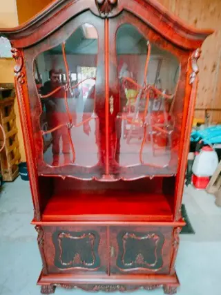 Antieke kast ..... enz.