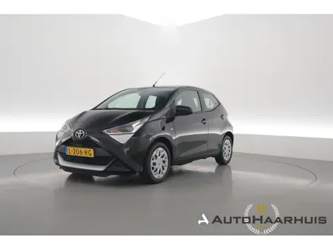Toyota Aygo 1.0 VVT-i x-play | Rijklaar! | Apple CarPlay & Android Auto | All Season | Airco | DAB |