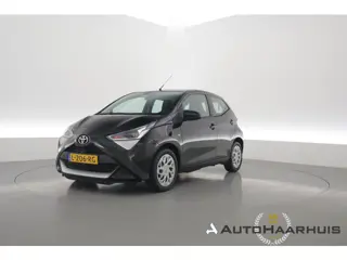 Toyota Aygo 1.0 VVT-i x-play | Rijklaar! | Apple CarPlay & Android Auto | All Season | Airco | DAB |