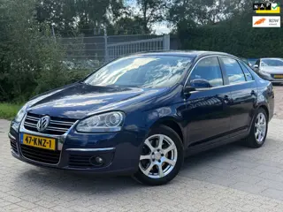 Volkswagen Jetta 1.4 TSI Highline AIRCO CRUISE LEDER NAVI
