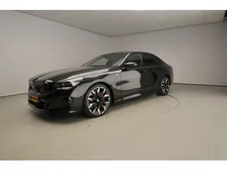 BMW i5 M60 xDrive | M-Sportpakket | LED | Leder | HUD | Active cruise | Trekhaak | Panoramadak | DAB