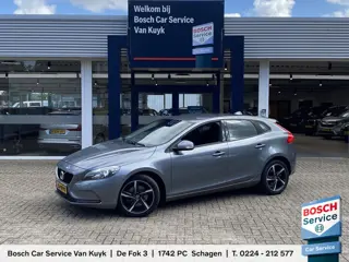 Volvo V40 2.0 T2 Kinetic / NL Auto / Navigatie /  Bluetooth / 17 inch R-design wielen / High perform