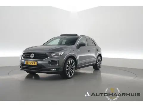 Volkswagen T-Roc 1.5 TSI Sport Business R | Rijklaar! | Pano | Trekhaak | Camera | Adapt. Cruise | S
