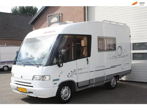Fiat 230 Garantie, 4 persoons, Camera, Luifel, Boven Slaper, Eind Keuken.