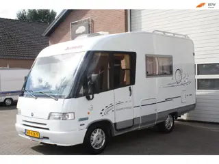 Fiat 230 Garantie, 4 persoons, Camera, Luifel, Boven Slaper, Eind Keuken.
