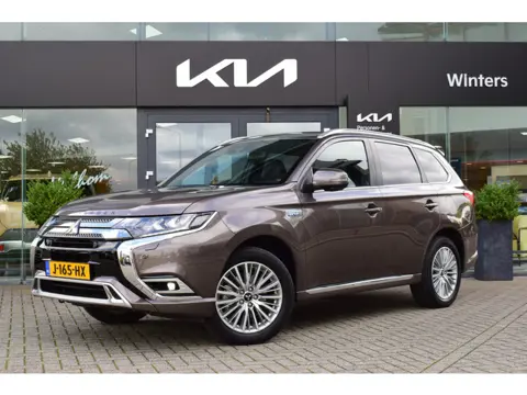Mitsubishi Outlander 2.4 PHEV Instyle Schuifdak | Trekhaak | 360° Camera | Stoel- & Stuurverw | Dode