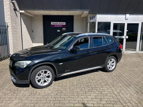 BMW X1 SDrive18i Executive / CLIMATE / NAVI / CRUISE / ALU VELGEN / TREKHAAK / EURO-5