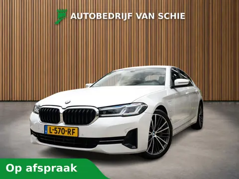 BMW 5 Serie 545e xDrive Business Edition Plus 1e-Eig. & Dealer-Onderh. BOVAG-Garantie. NL-Auto.
