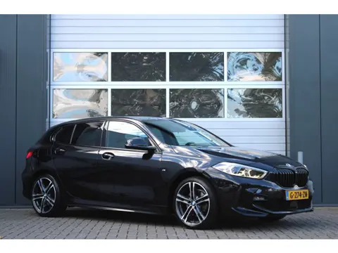 BMW 1-serie 118i High Executive Edition M-Sport Cruise/Camera/Virtual/Stoelverwarming/Sportstoelen/C