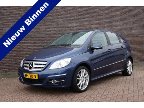 Mercedes-Benz B-Klasse 180 BlueEFFICIENCY, keurige auto met ijskoude airco en schuifdak