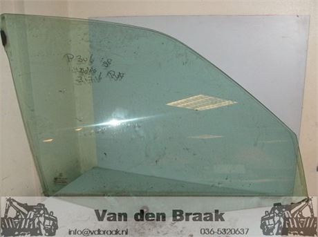 Peugeot 306 5 deurs 1993-2002 Portierraam rechts voor