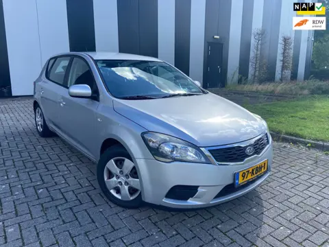 Kia Cee'd 1.4 CVVT X-tra l Zuinig l Trekhaak l Nette staat