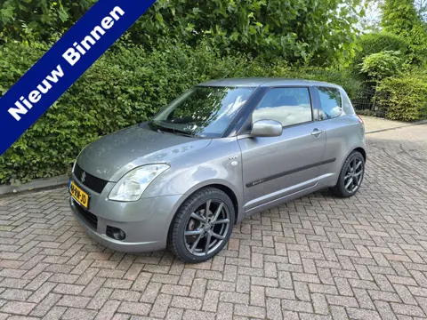 Suzuki Swift 1.5 Exclusive Nwe velgen en nwe banden!